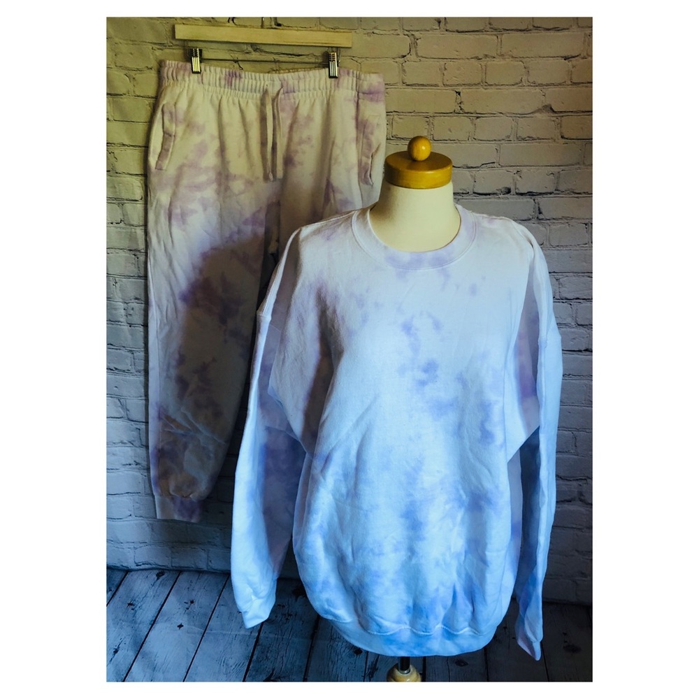 Lavender and White Tie Dye Sweatsuit